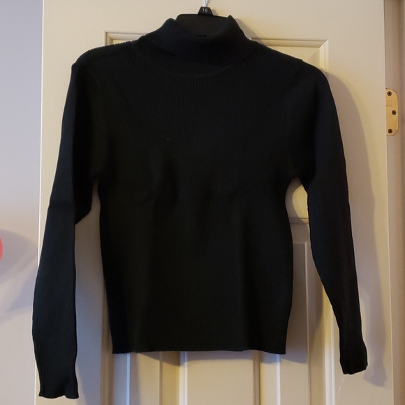 Liz Claiborne Sweaters - NWT Liz Claiborne LizSport Petite Black Turtleneck